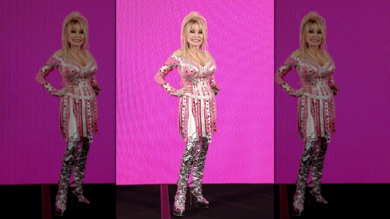 Dolly Parton attends the Dolly Parton Album Press Conference at Four Seasons Hotel in 2023