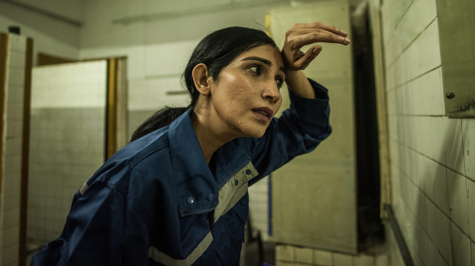 Every Tip You Need To Make Sure Your Makeup Stays Put This Summer