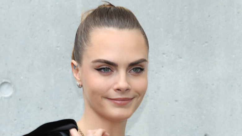 cara delevinge eyebrows