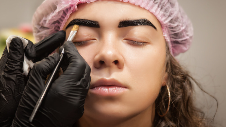 Tinting eyebrows