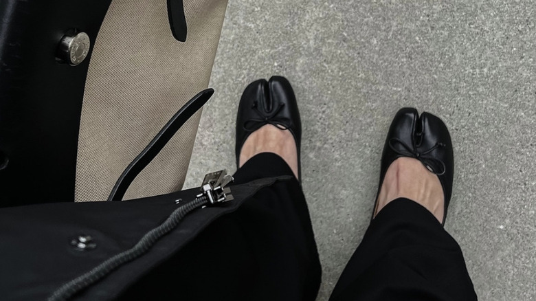 Tabi shoes in a ballet flat style