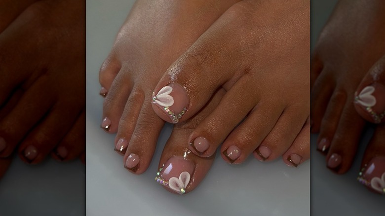 3d embellishment pedicure