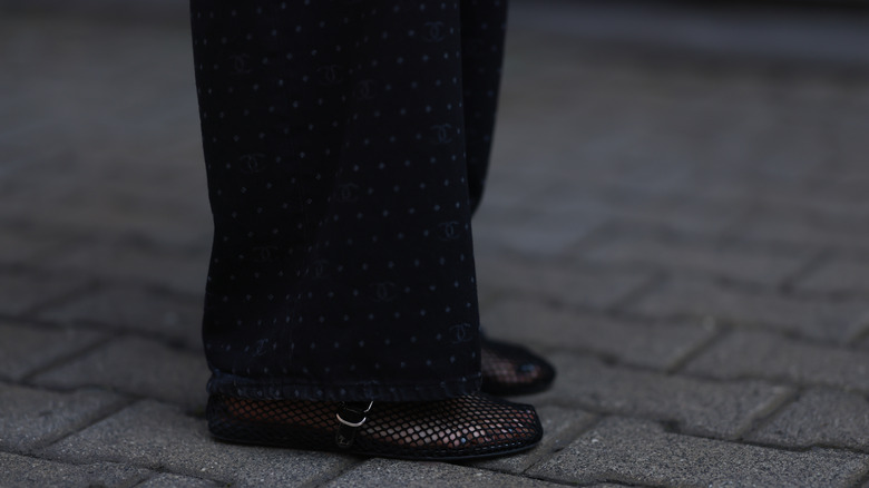 Black mesh ballet flats 