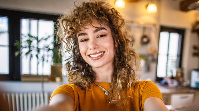 Woman with shag haircut