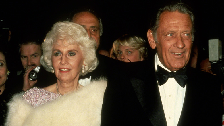 Barbara Stanwyck in New York in a white fur stole in 1981