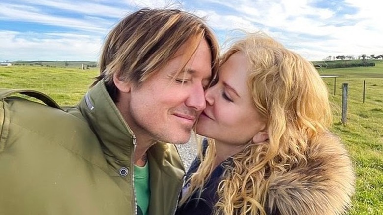 Nicole Kidman kissing Keith Urban