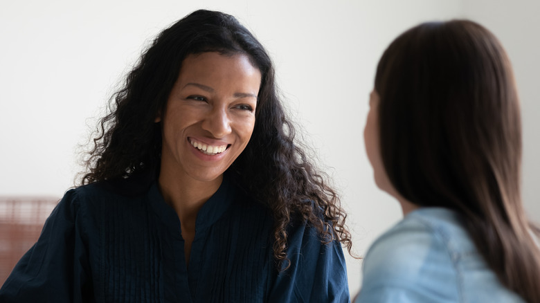 two people having a conversation