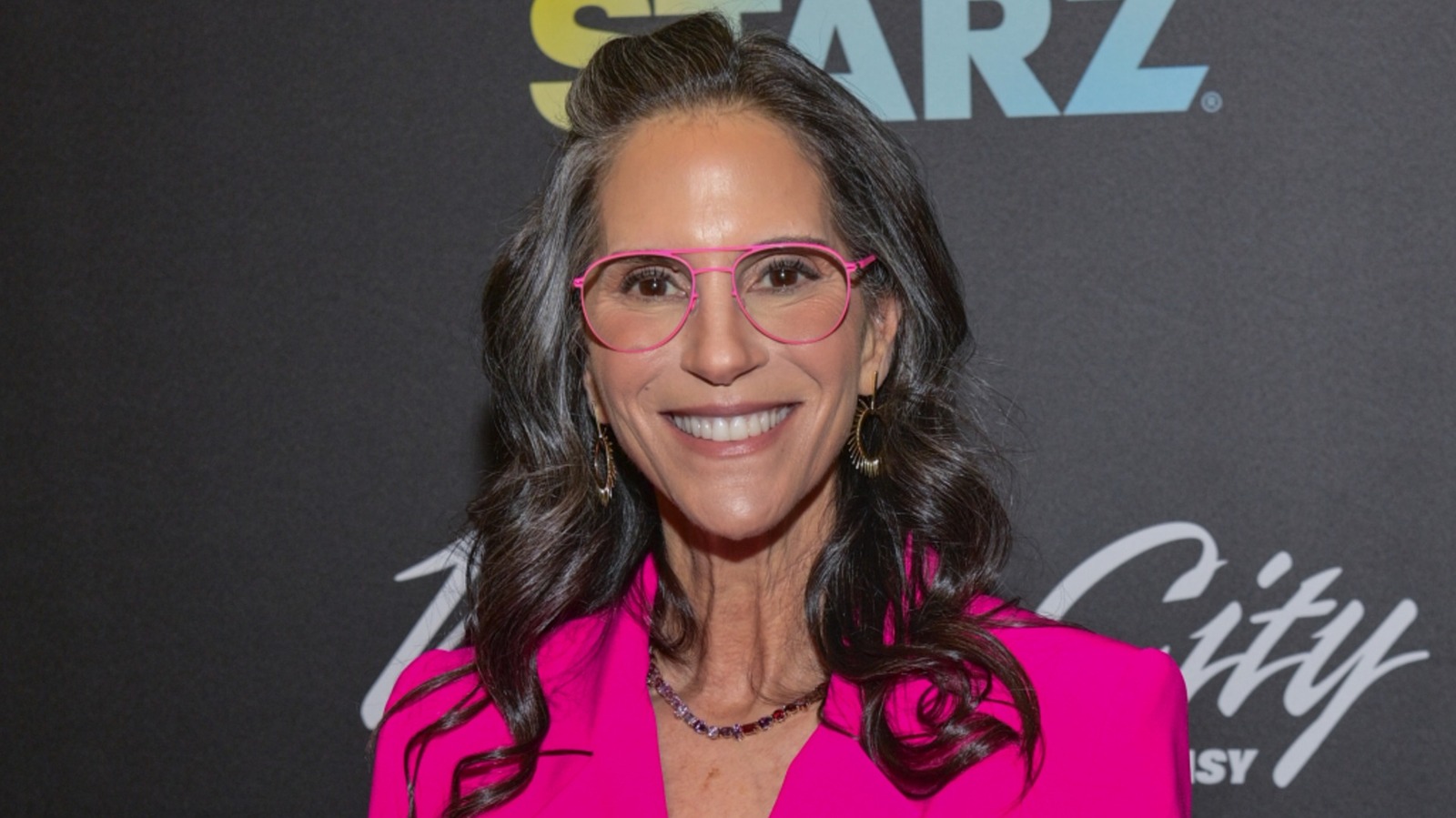 Iconic '80s Actor Jami Gertz's Complete Transformation From Hollywood To Hoops