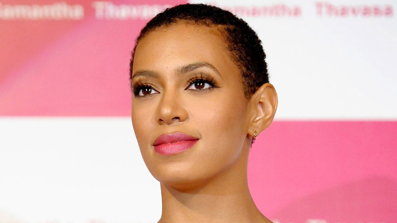 Solange Knowles shaved head