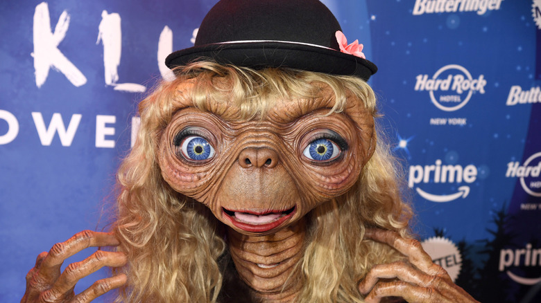 Heidi Klum dressed as ET