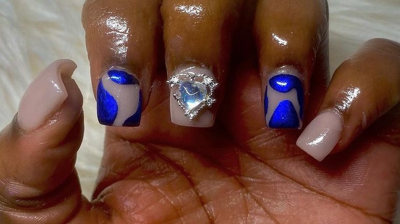 Nail accessory on short nails