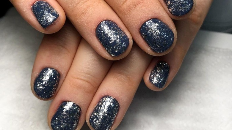 Dark glitter nails