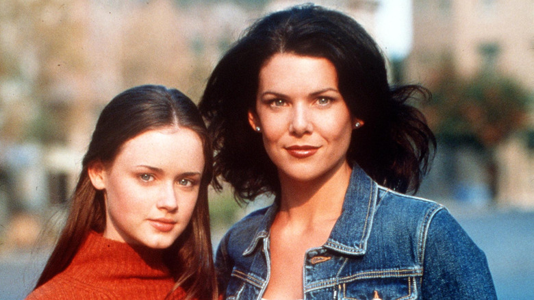 Rory and Lorelai Gilmore on the set of Gilmore Girls