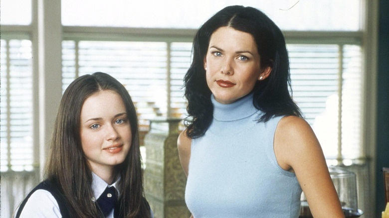 Rory and Lorelai Gilmore on the set of Gilmore Girls