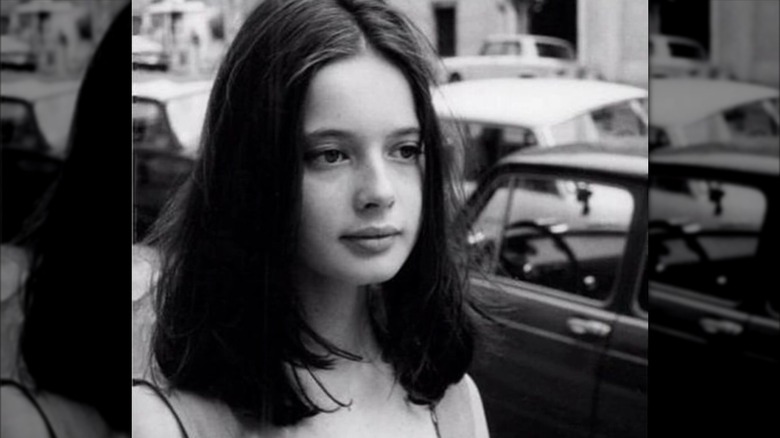 Black-and-white photo of a Isabella Rossellini aged 14 or 15