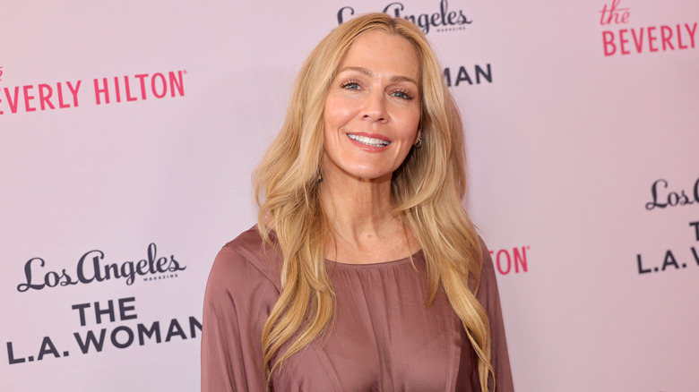 Jennie Garth smiles on the red carpet in 2026