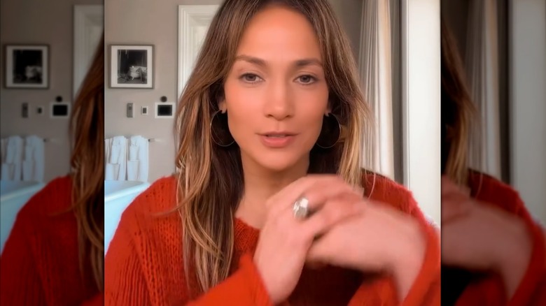 Jennifer lopez barefaced on instagram reel