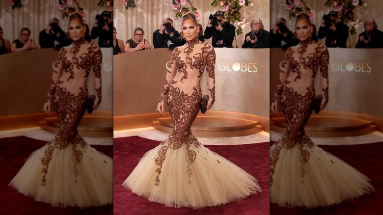 Jennifer Lopez at the 2026 Golden Globes, wearing a vintage Jean-Louis Scherrer gown