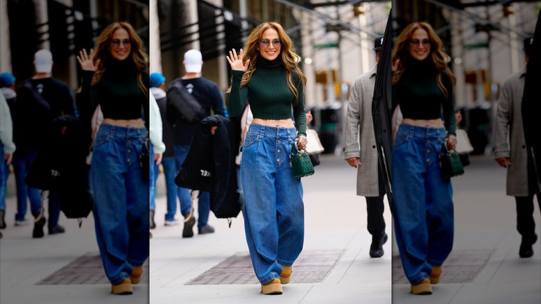 Jennifer Lopez waving