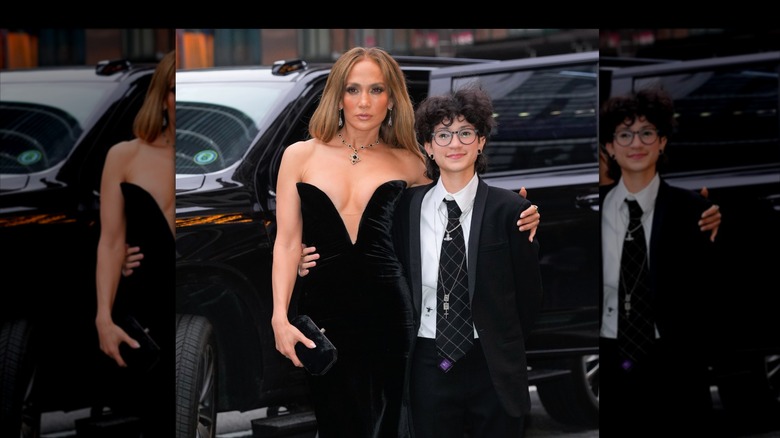 Jennifer Lopez and Emme Muniz posing