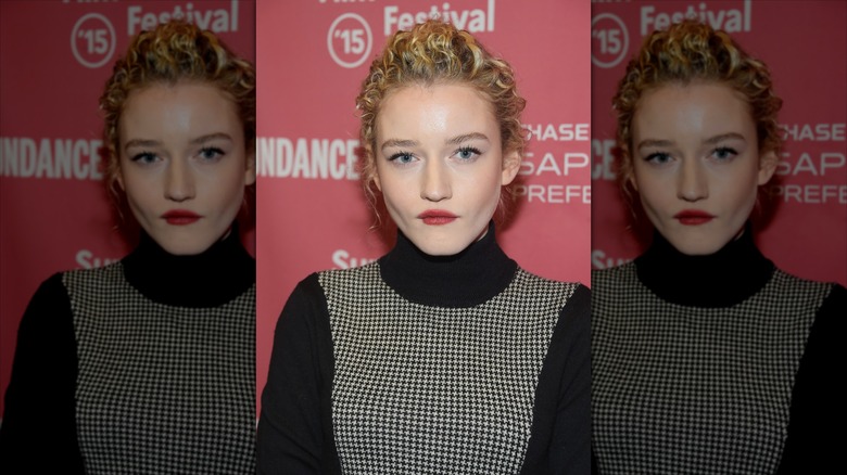 Julia Garner on the red carpet in 2015