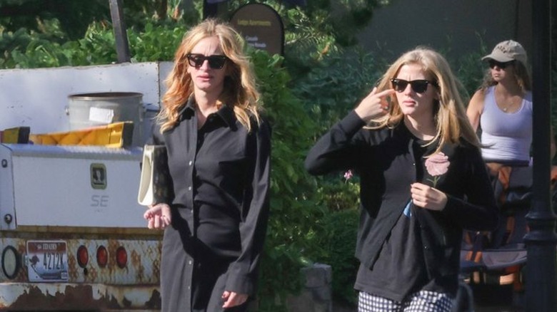 Julia Roberts and Hazel Moder in Sun Valley