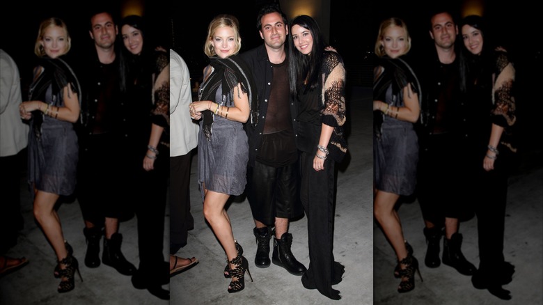 Kate Hudson in a creased gray dress