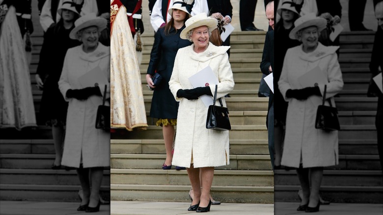 Elizabeth II smiling in 2005