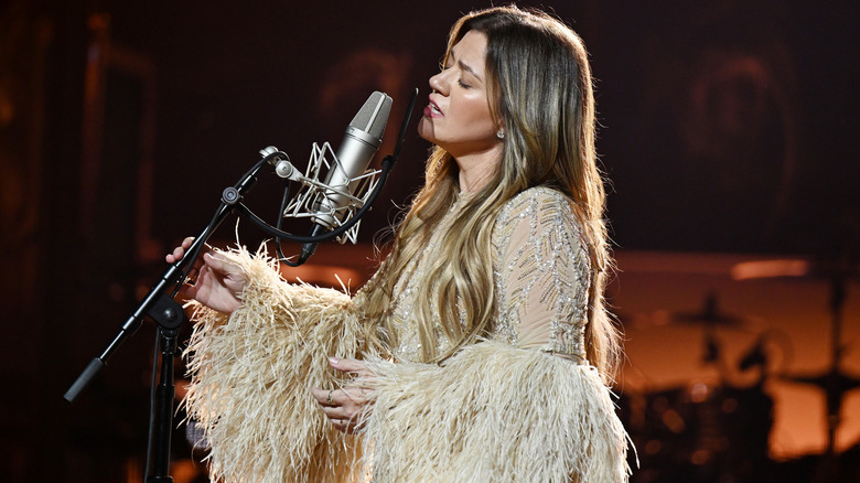 Kelly Clarkson singing at her Las Vegas residency