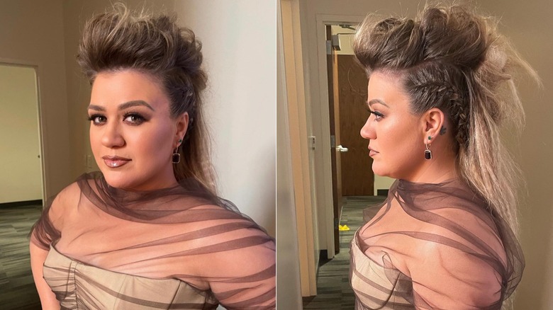 Kelly Clarkson with over the top hair on The Voice