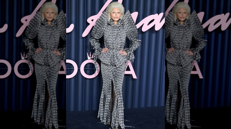 Lisa Rinna attends The Fashion Awards 2025, december 2025