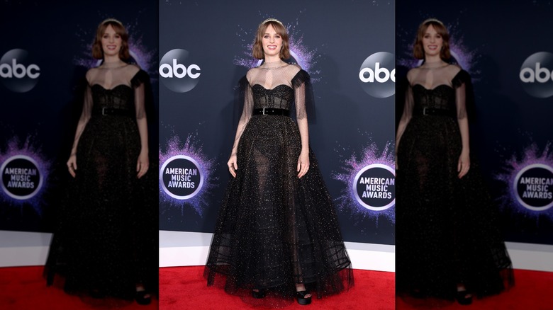 Maya Hawke attends the 2019 American Music Awards