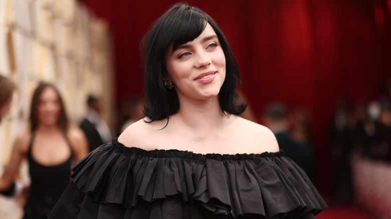 billie eilish brunette bob haircut