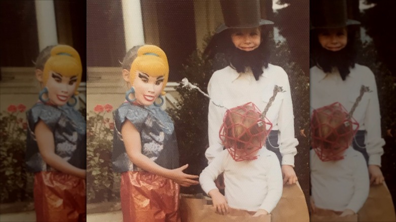 Young Julie Bowen with her siblings in the 70s