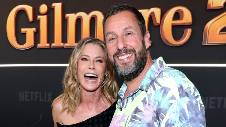 Julie Bowen and Adam Sandler on the red carpet of Happy Gilmore 2 in 2025