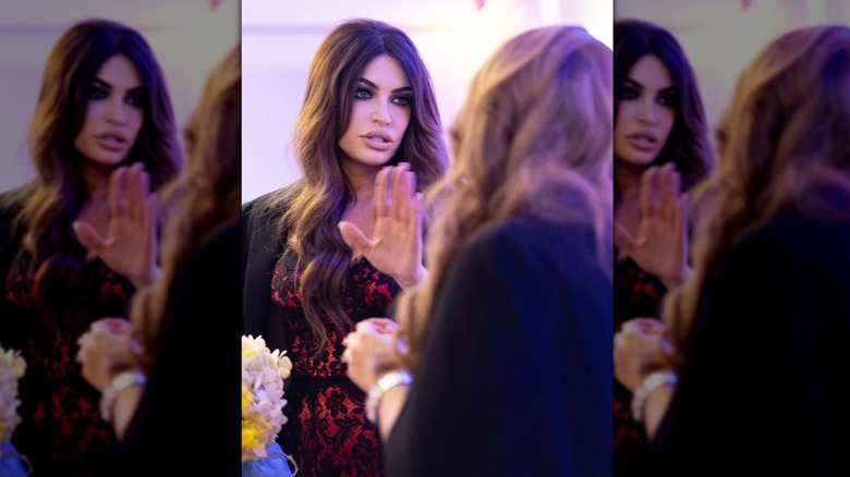 kimberly guilfoyle trying to be take seriously with her bumpit