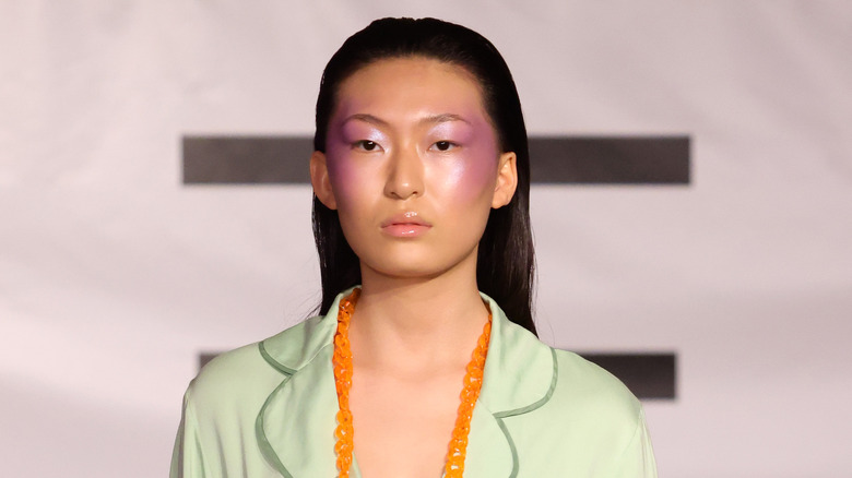 A model wearing pastel eyeshadow 