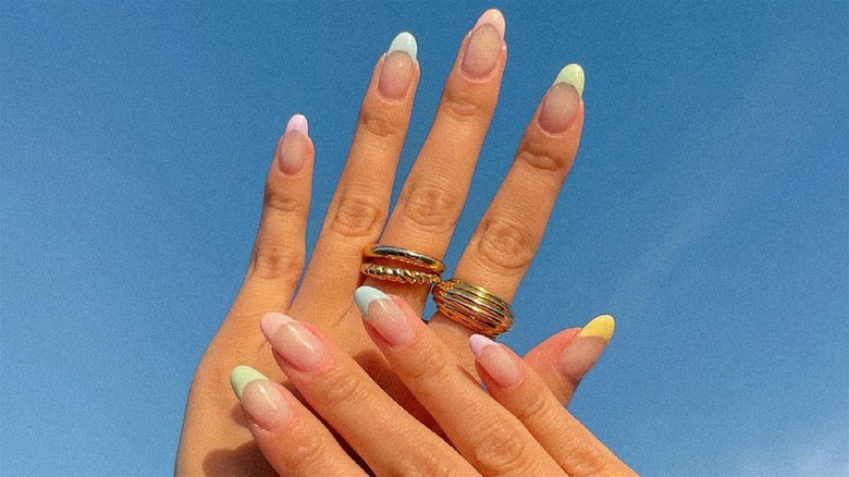 Pastel tip nails