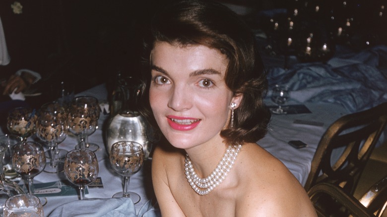 Jackie Onasis in pearls