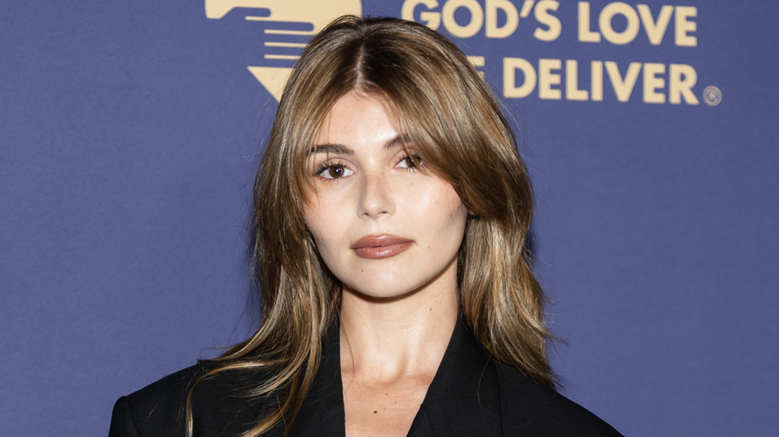 Pics Of Olivia Jade That Prove She Stole Mom Lori Loughlin’s Face
