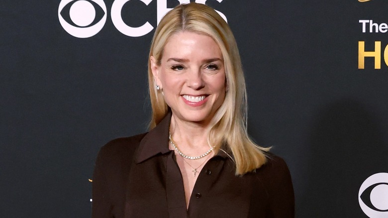 Pam Bondi posing on the red carpet