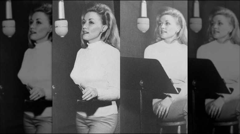 Young Dolly Parton in studio