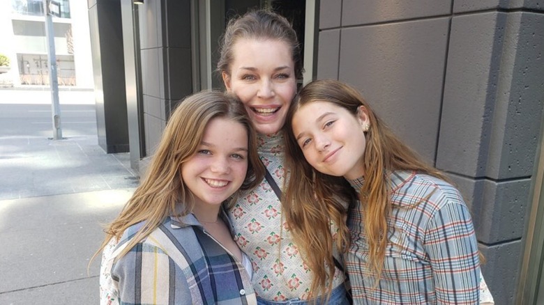 Rebecca Romijn with her twin daughters