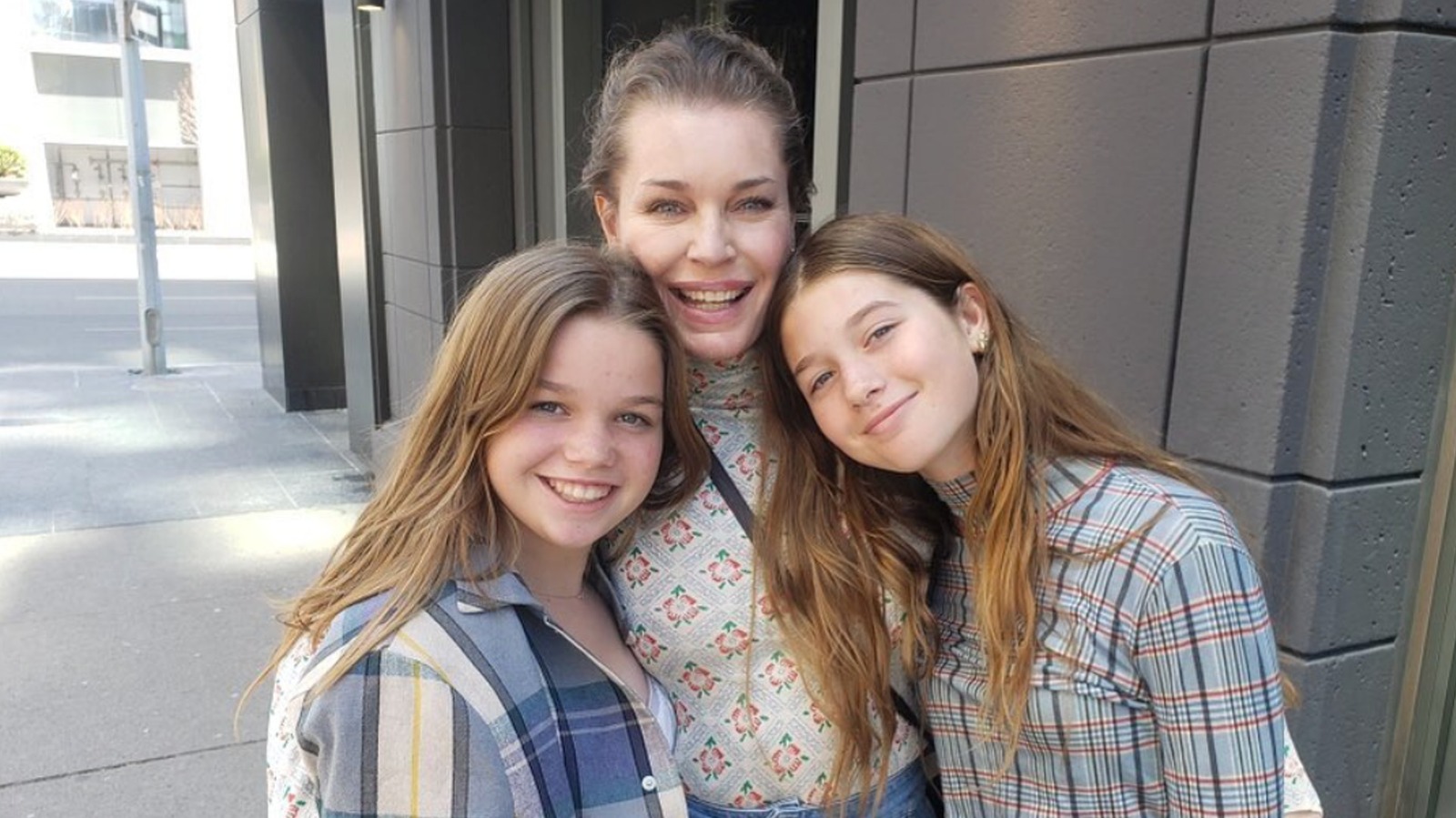 Rebecca Romijn's Twin Daughters Are Growing Up To Be Just As Stunning As Their Mom