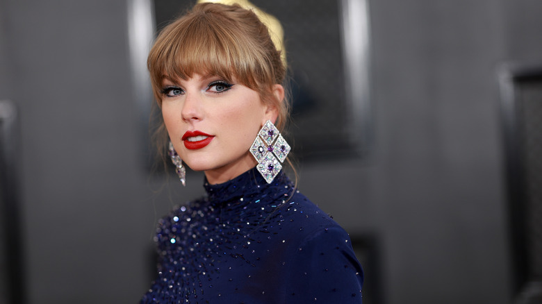 Swift wearing red lipstick