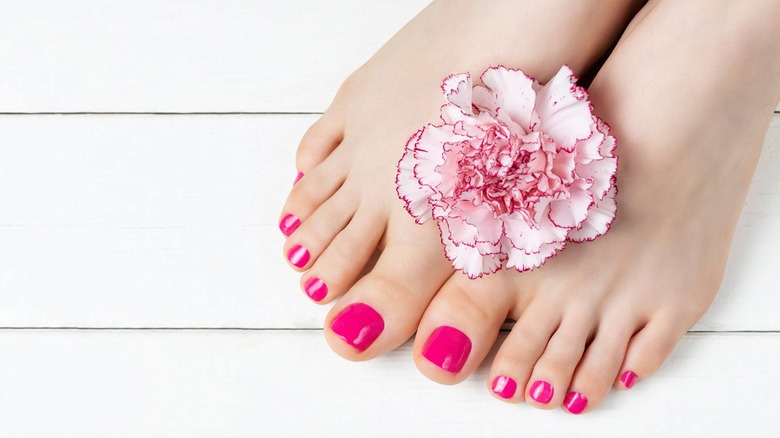 Pink toes with flower