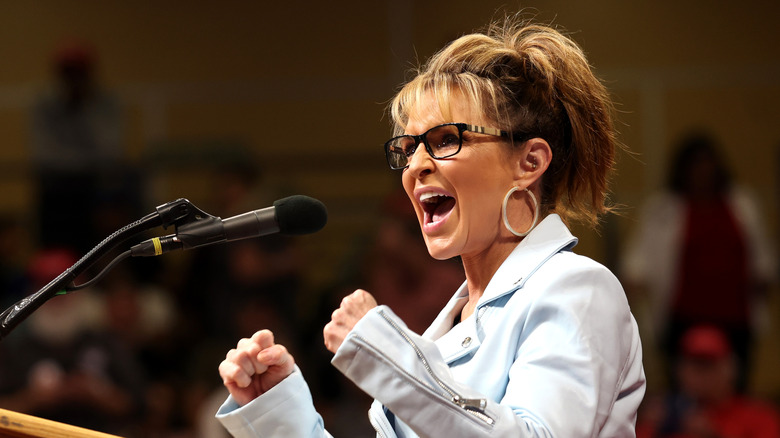 Sarah Palin speaks into microphone