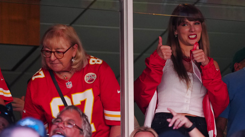 Taylor Swift giving a thumbs up