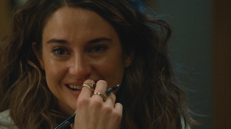 Still of Shailene Woodley with wavy and curly hair in the trailer of "Three Women"