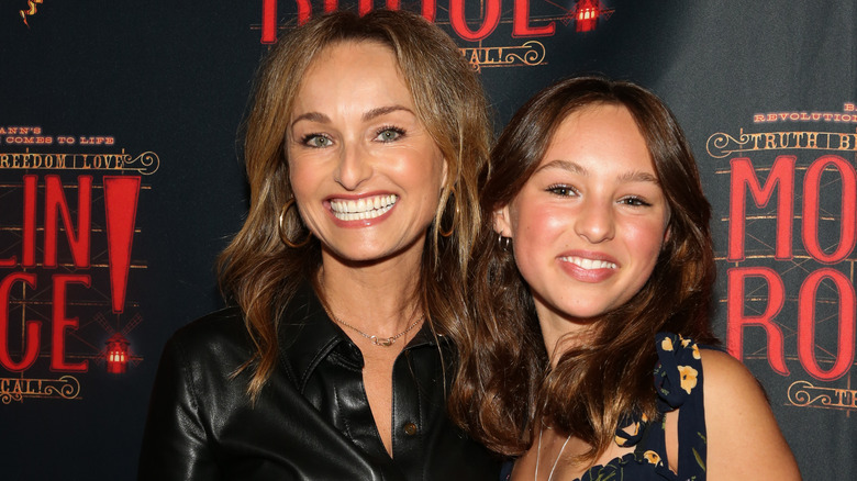 Giada De Laurentiis and Jade De Laurentiis smiles on the red carpet in 2022